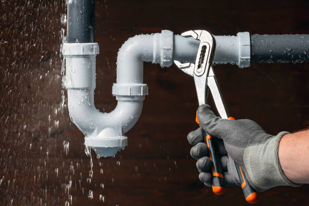 Professional Gas Line Repair technician working in Burlington, ND